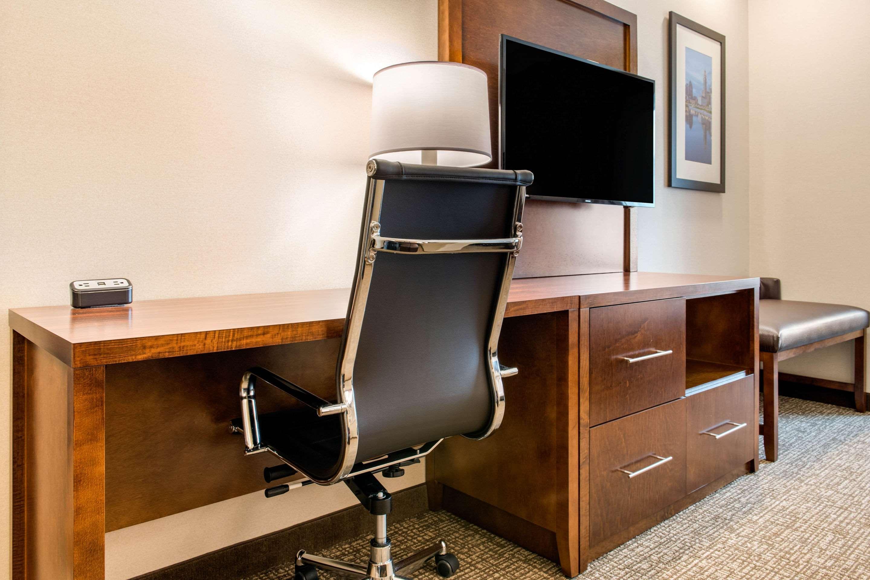 Comfort Suites Columbus Airport Esterno foto