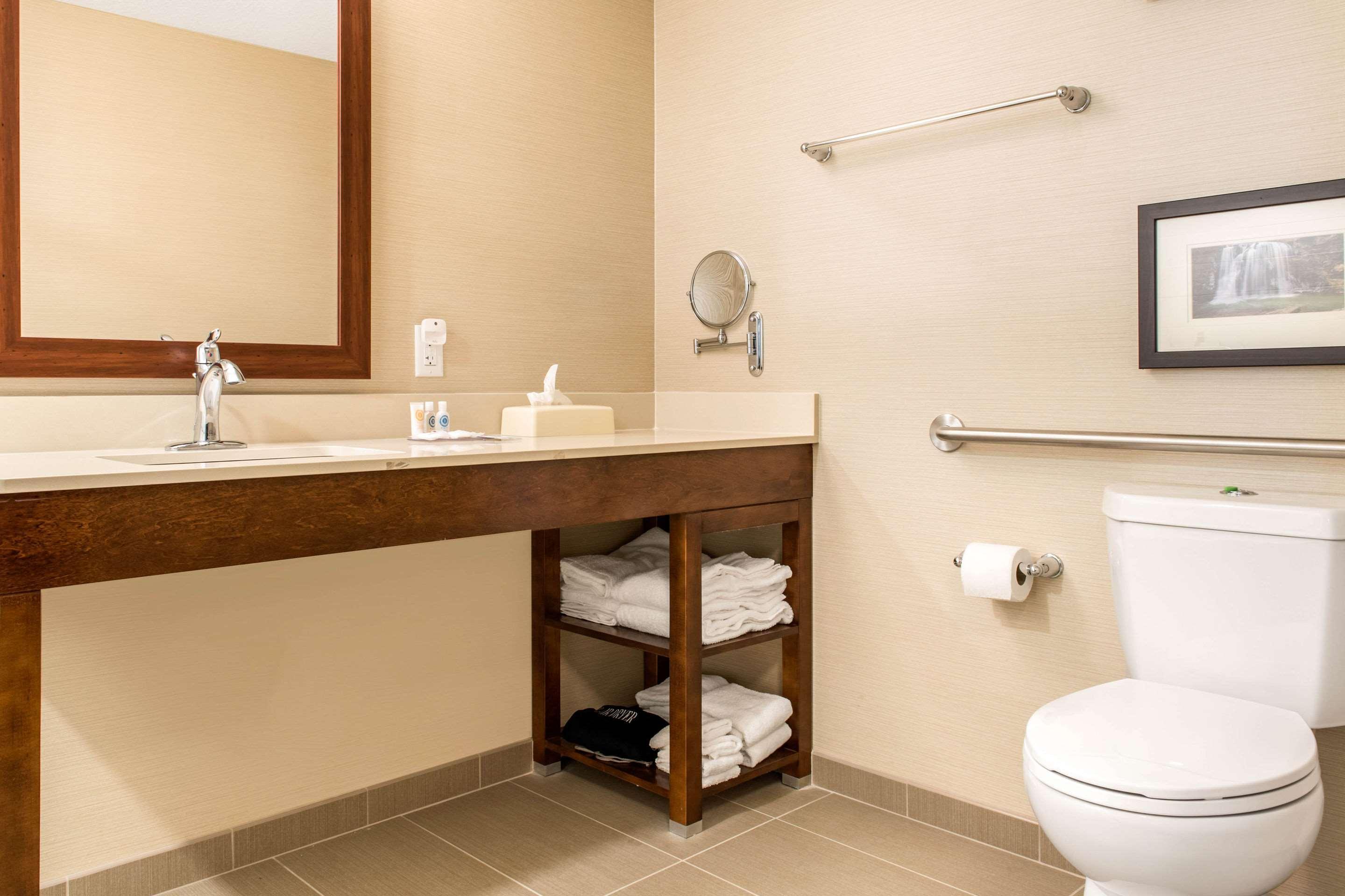 Comfort Suites Columbus Airport Esterno foto