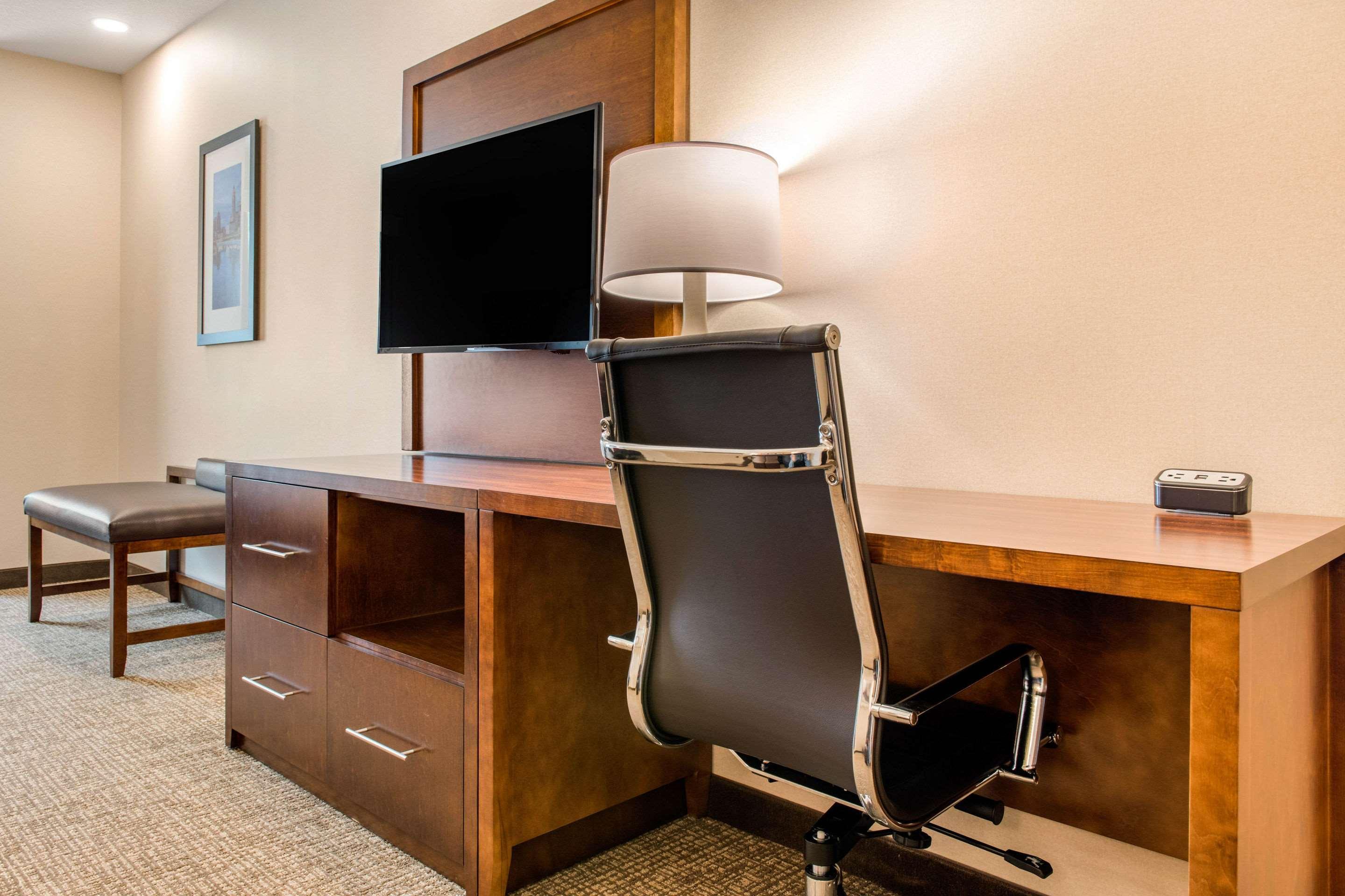 Comfort Suites Columbus Airport Esterno foto
